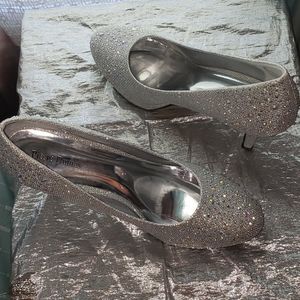 Pierre Dumas Silver Heels preowned